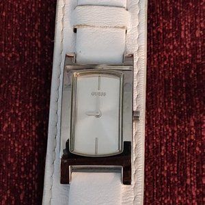 Amaze-Zing (B1) Sale!!  #223 Guess Watch